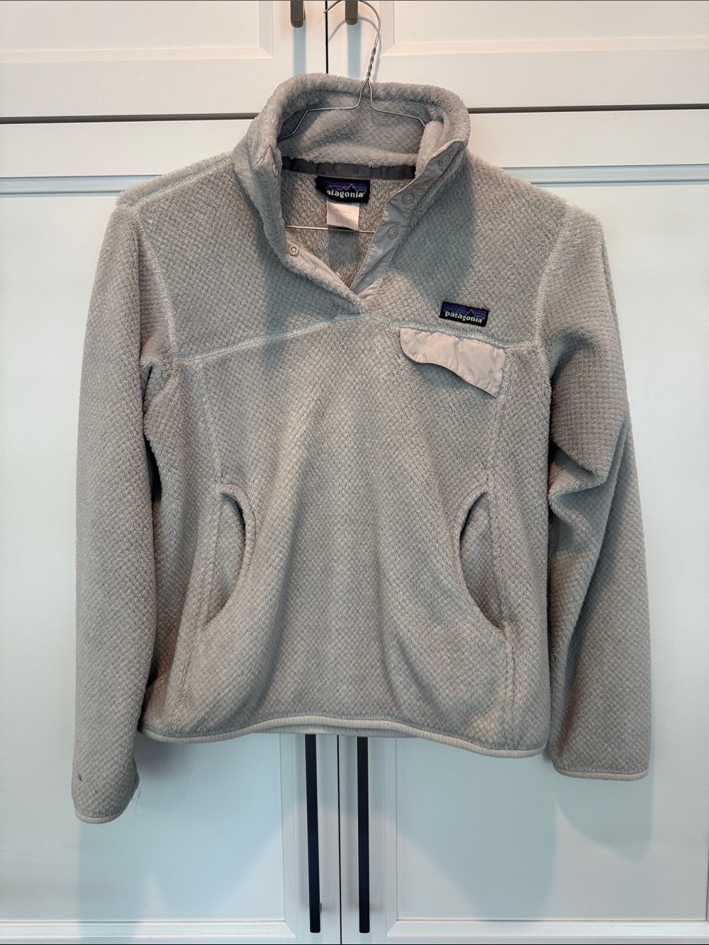 Patagonia Light Gray Women's Snap-T Fleece Pullover